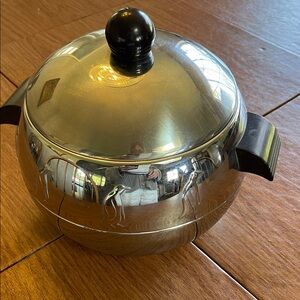 West Bend Penguin Hot & Cold Server